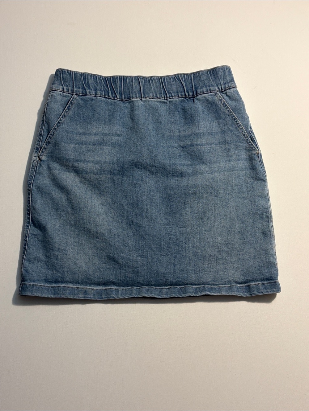Boston Proper Denim Skort Women’s Size 6 Light Wash Pull On Elastic Waist